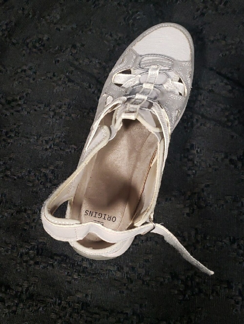 Origins Women's Gray Closed-Toe Casual Sandals - Picture 6 of 8